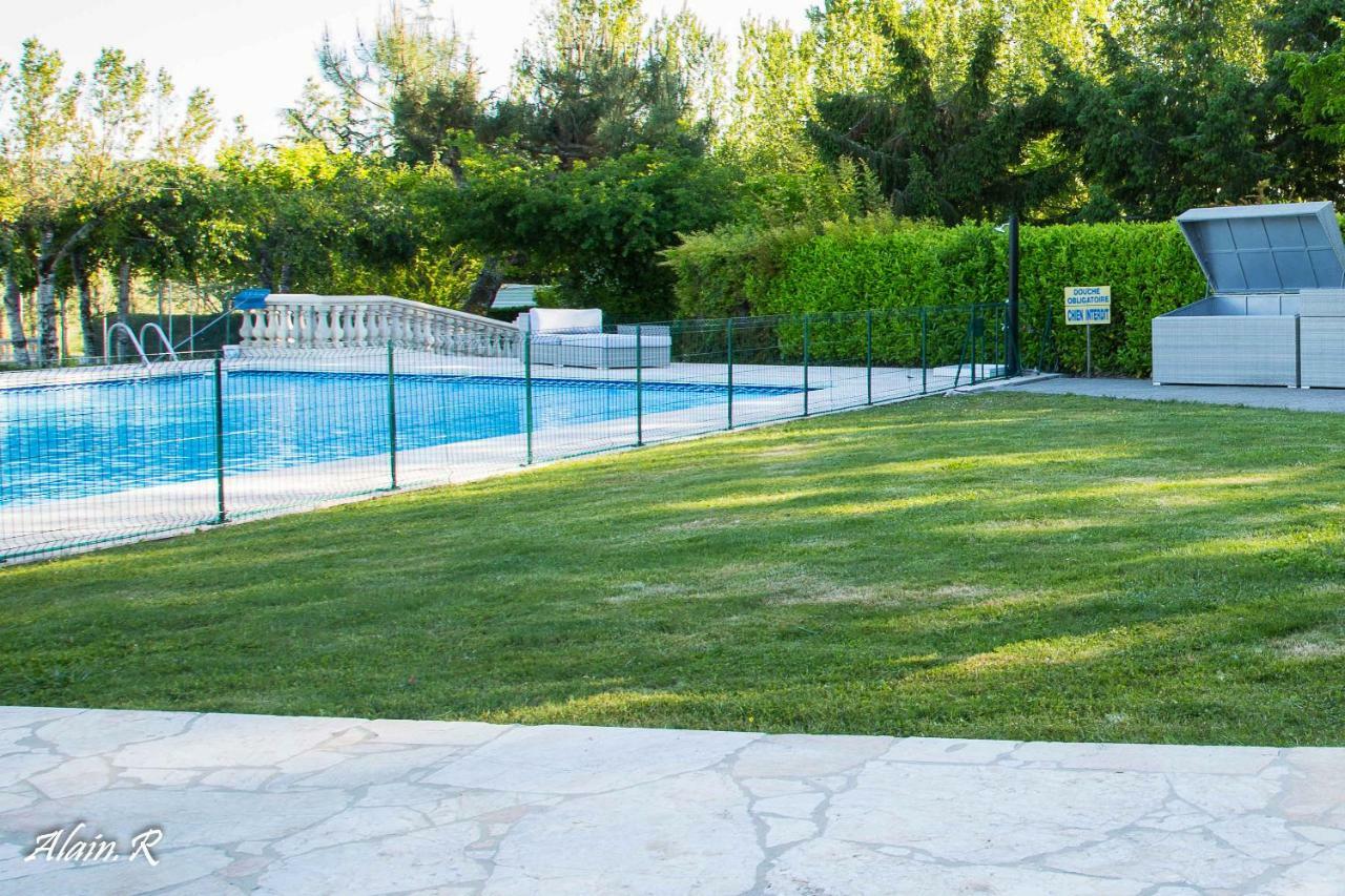 Отель Paradise Challets And Camping Sarrecave Экстерьер фото